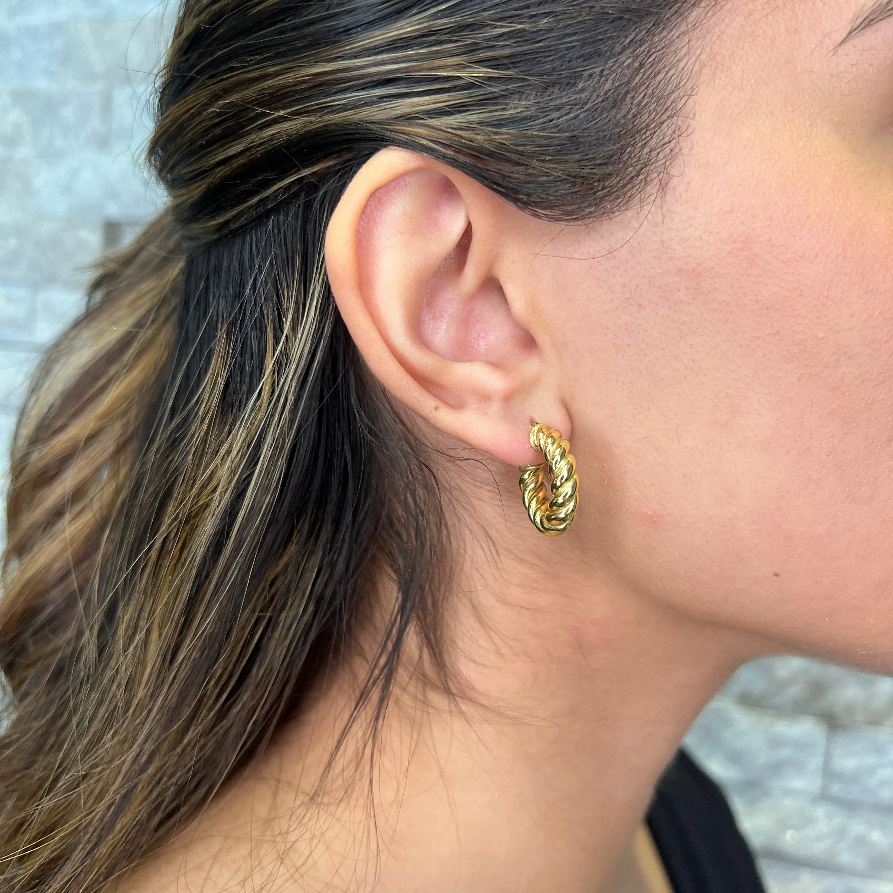 10K Yellow Gold (19 x 5mm) Croissant Hoop Earrings