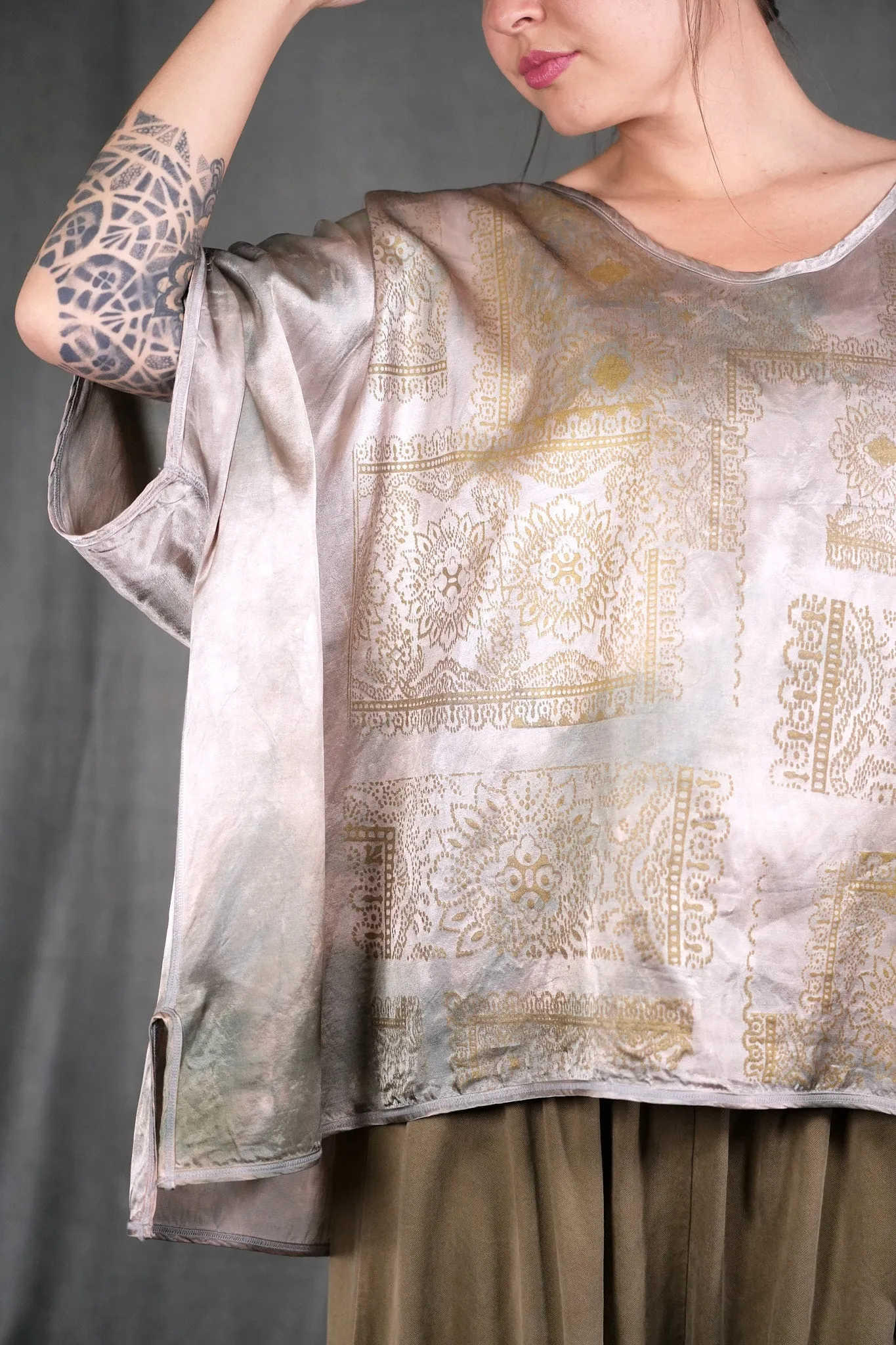 1591HD Hand-dyed Vitreous Square Top Alloy-P