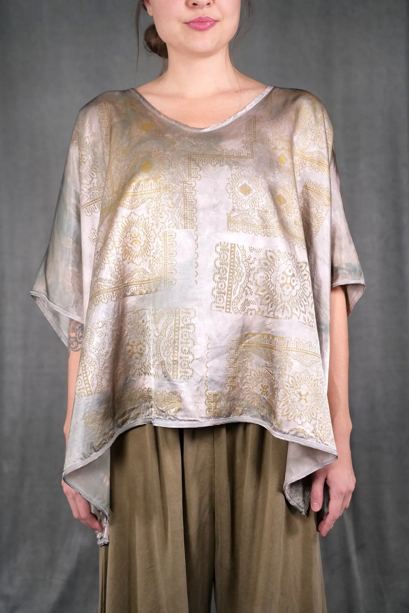 1591HD Hand-dyed Vitreous Square Top Alloy-P