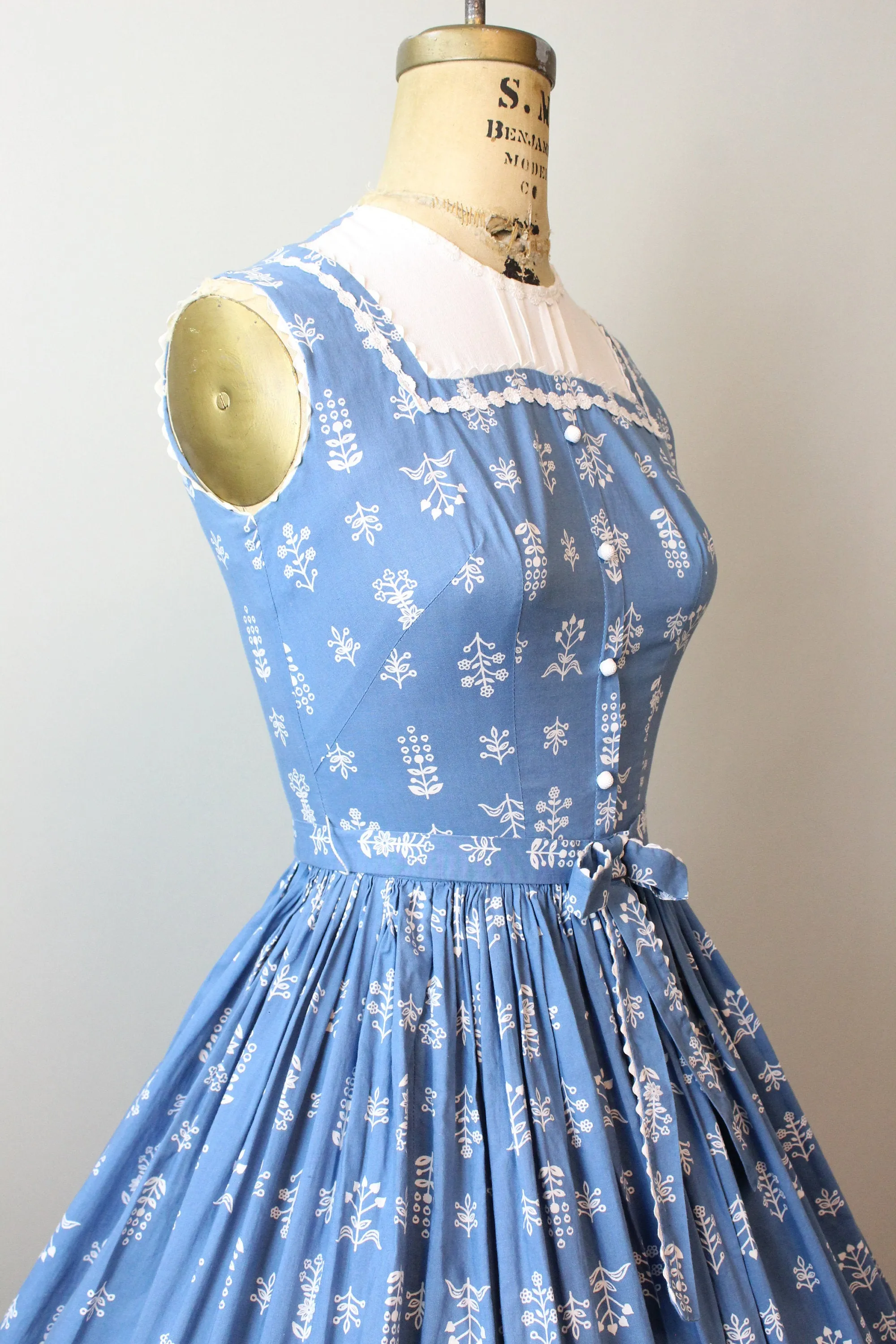 1950s FOLKLORE print COTTON dress xs | new spring