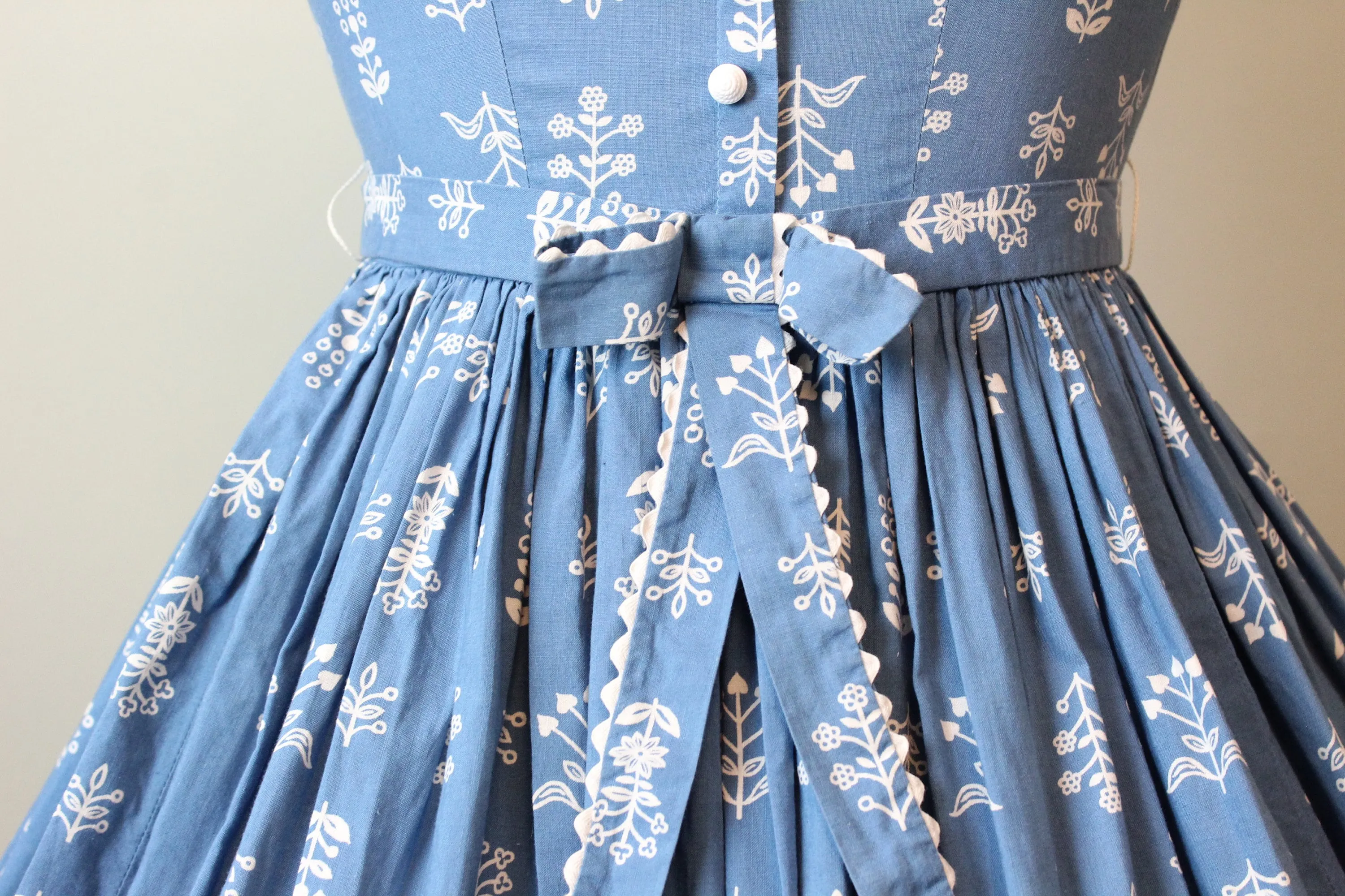 1950s FOLKLORE print COTTON dress xs | new spring