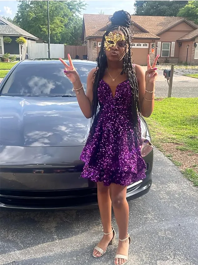 2024 Short Red Homecoming Dresses Sequin Tiered Sexy Prom Dress