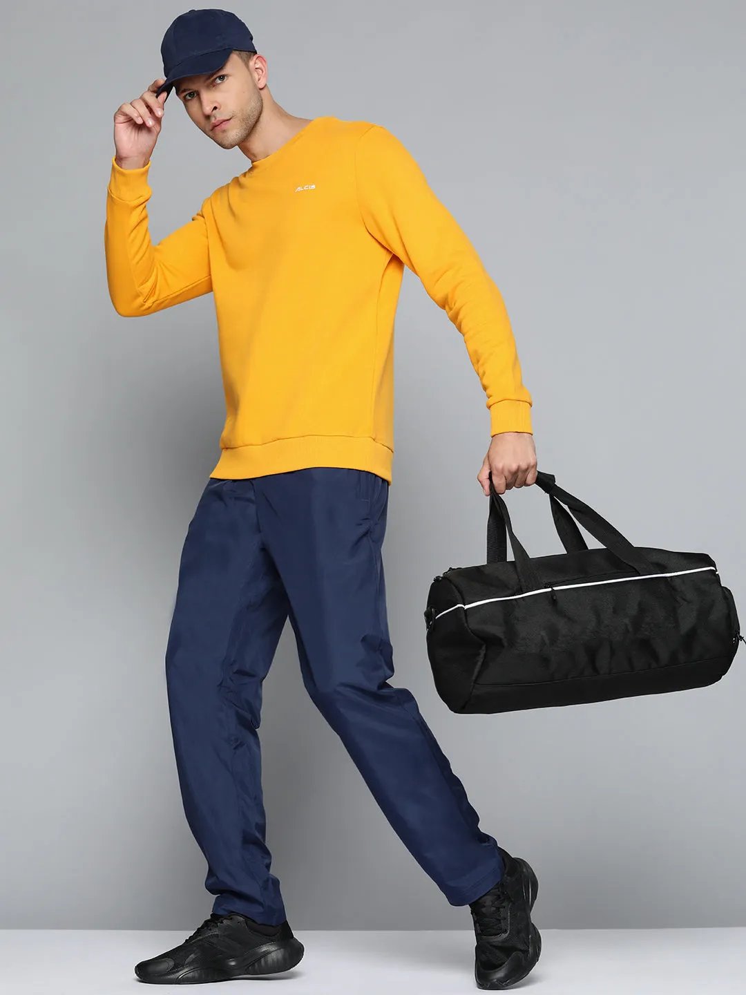 Alcis Men Yellow Solid Cotton Sweatshirt