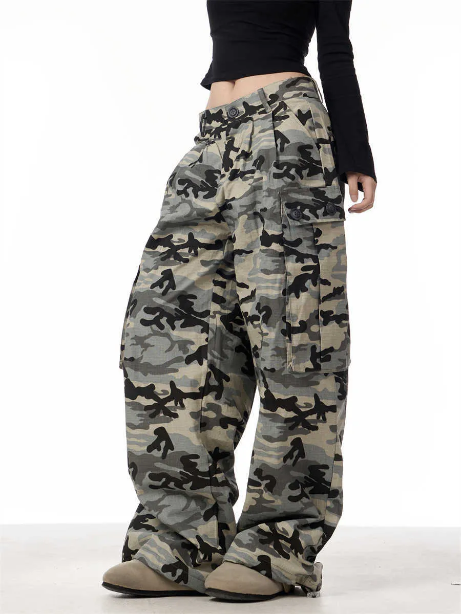 Camouflage Wide-Leg Cargo Pants