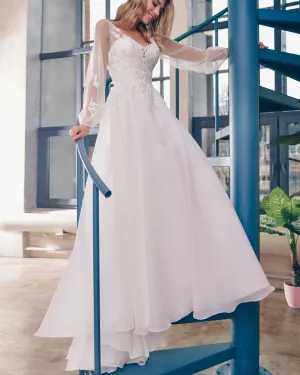 Delicate Lace Tulle Wedding Dresses Sexy See Through Bishop Sleeves V-Neck A-line Bridal Gowns Outdoors