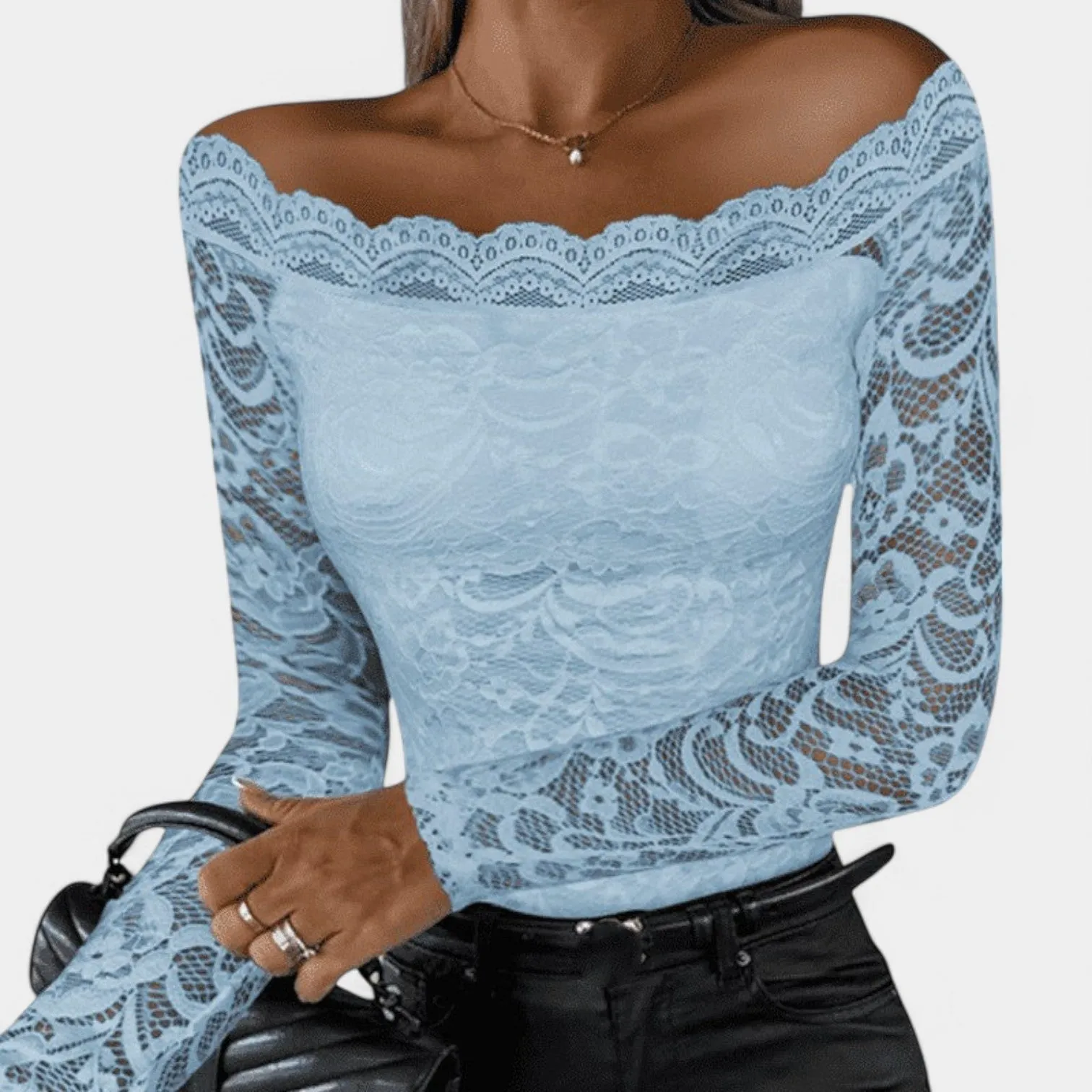 Isolde | Elegant Lace Off-Shoulder