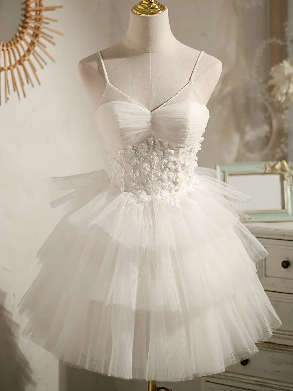 Ivory Spaghetti Straps Sequins Ball Gown Lace Appliques Short/Mini Homecoming Dresses