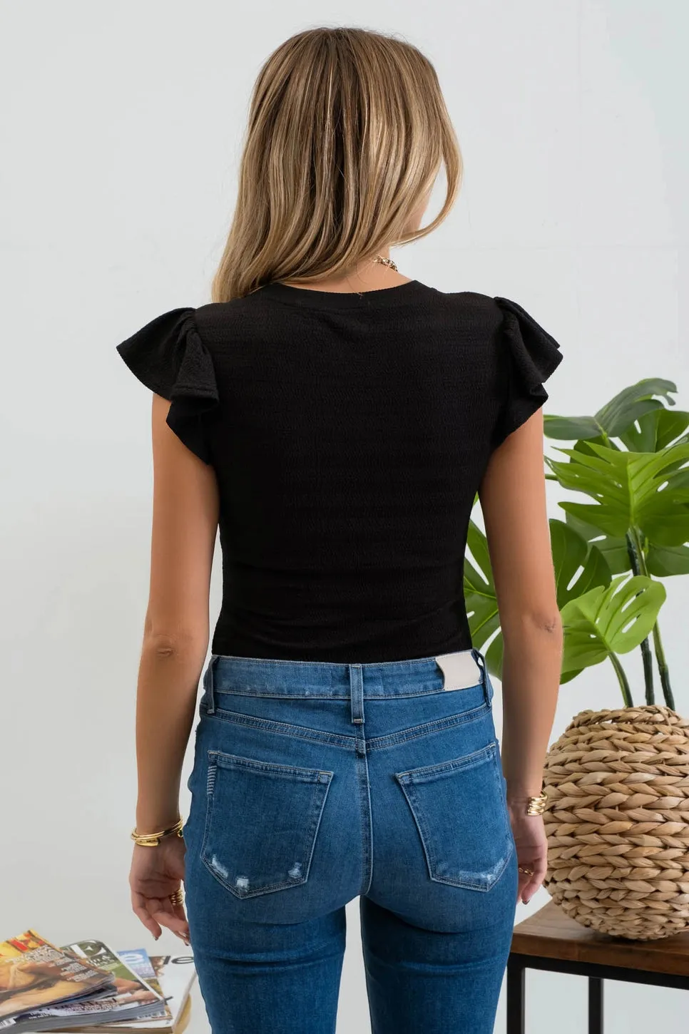 Lace Trim Ruffle Sleeve Crinkle Knit Top