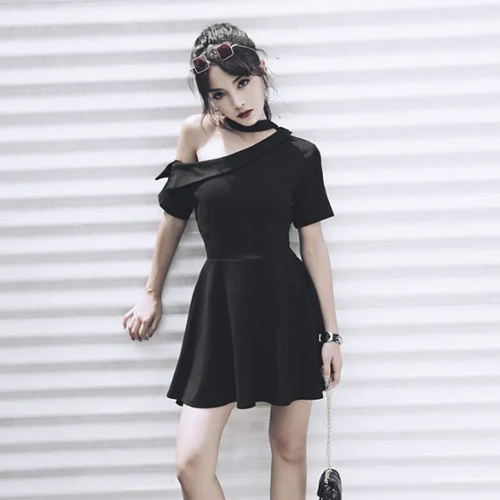 Leaking shoulder black dress KF90328