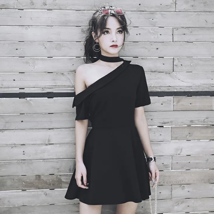 Leaking shoulder black dress KF90328