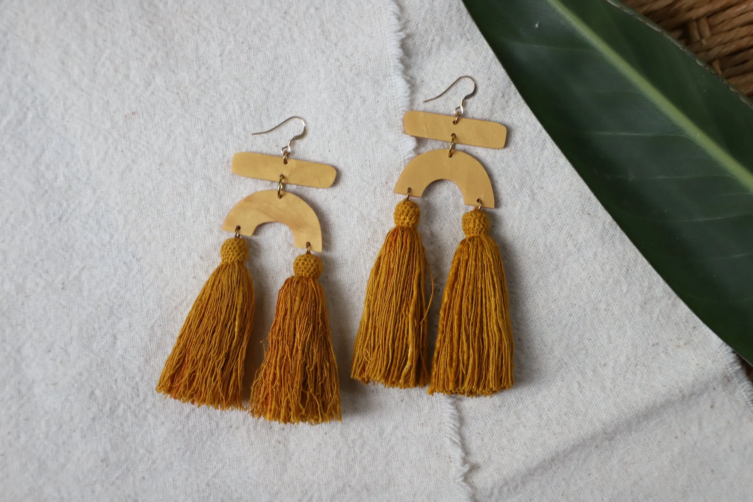 Libra de Oro Earring