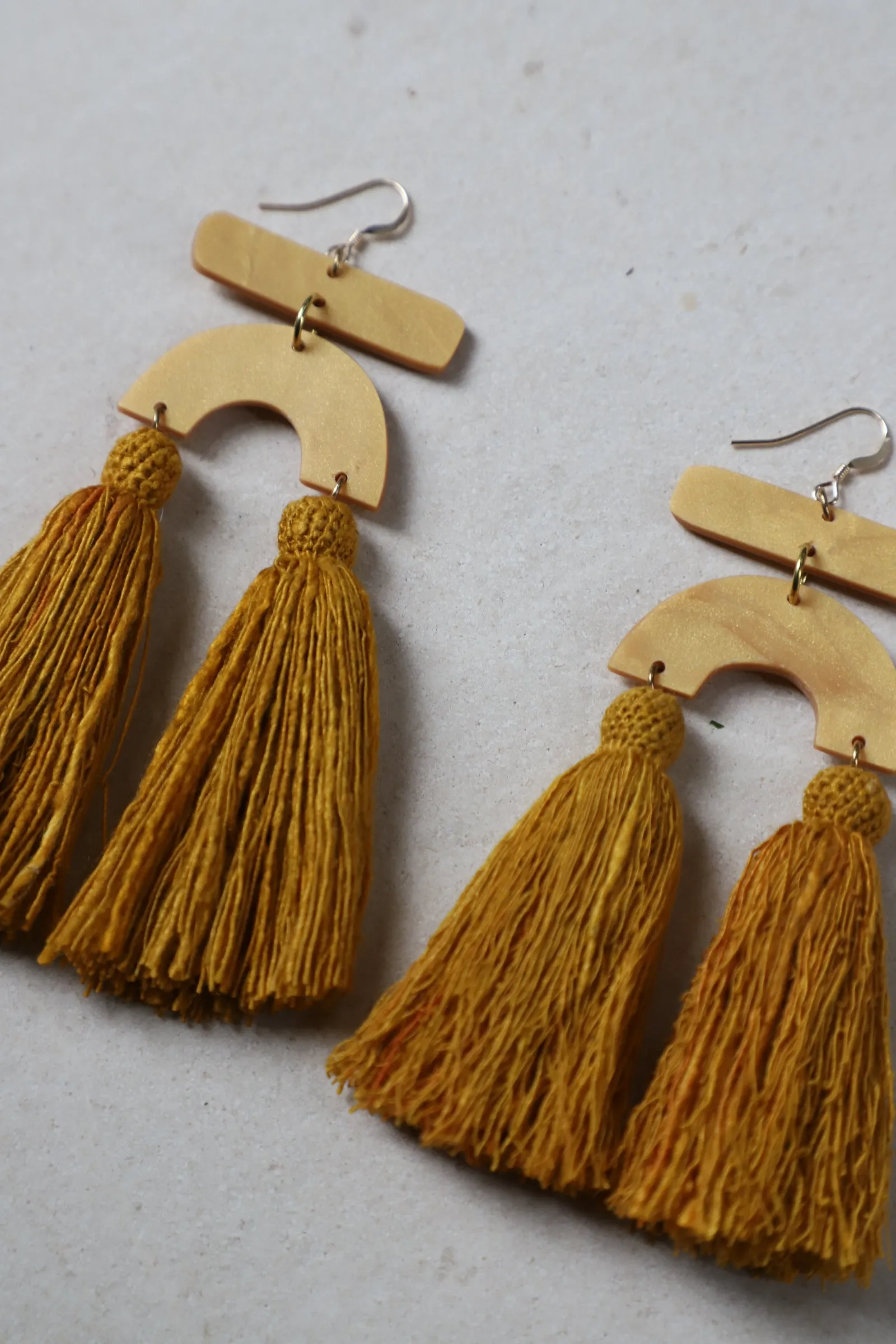 Libra de Oro Earring