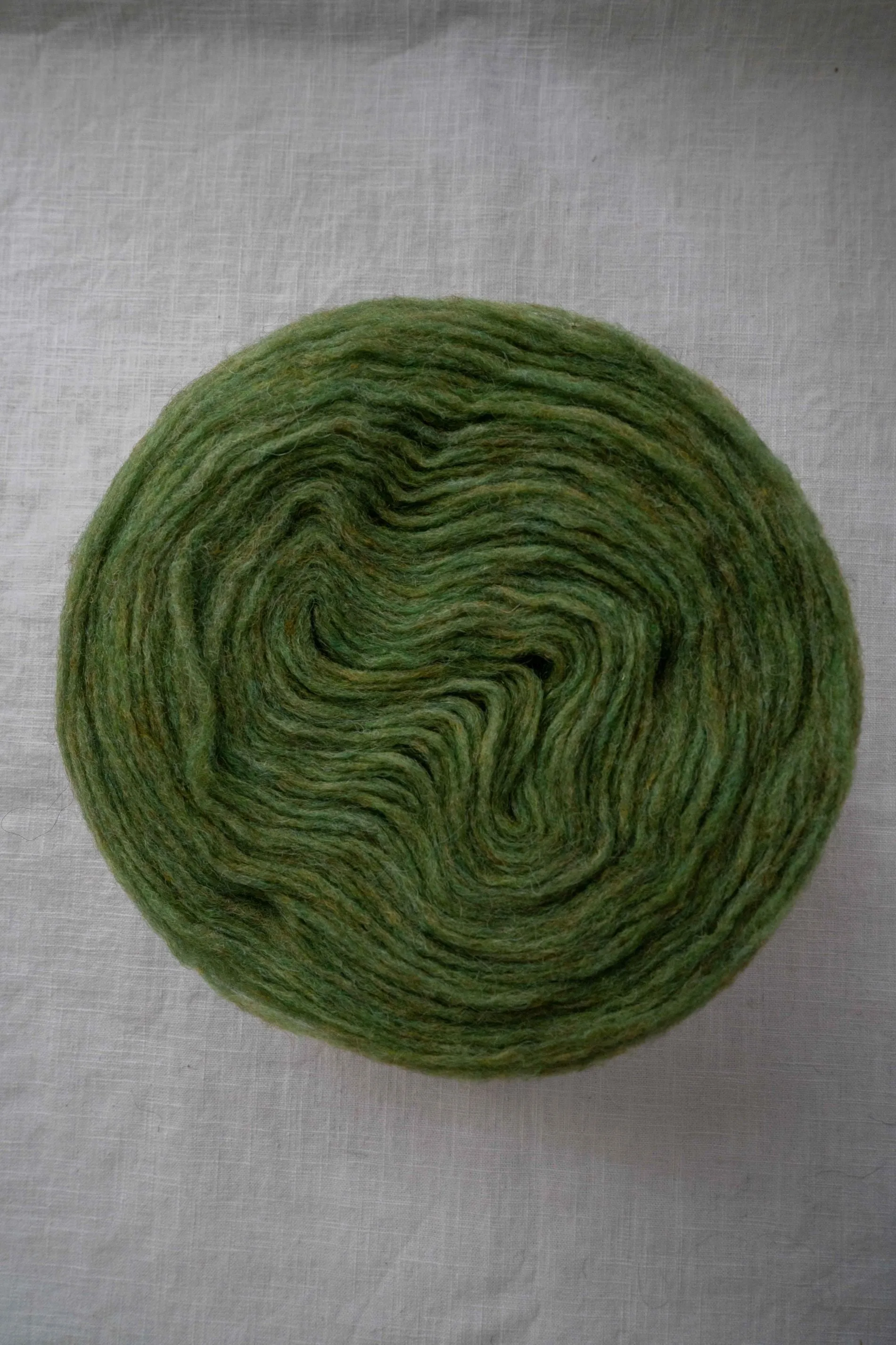Nutiden Yarn – Bladguld (April 2023) – Höner och Eir – Unspun Swedish Wool – New / Unused