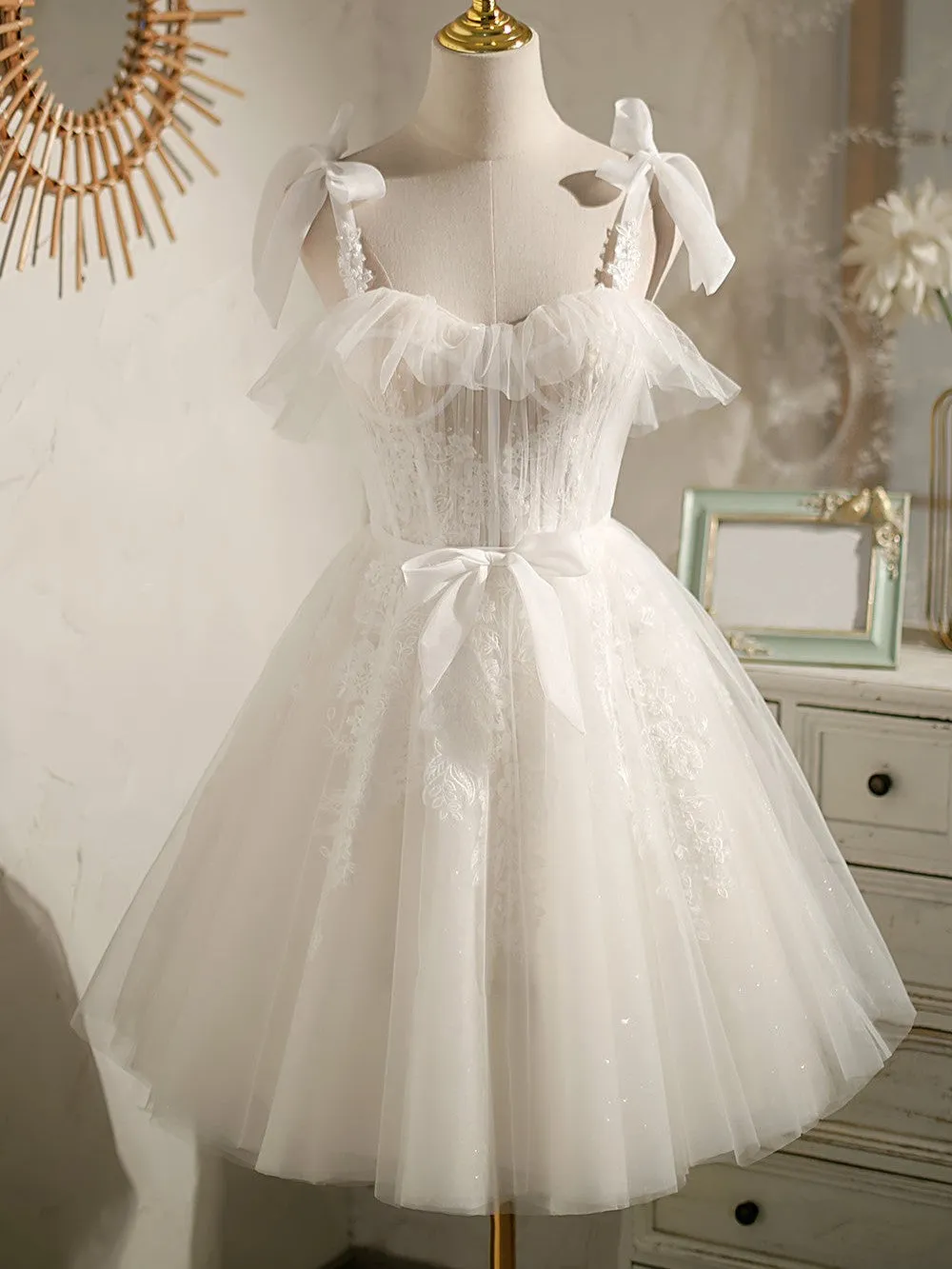 Pretty Ivory Tulle Lace Appliques Bowknot Short Homecoming Dresses