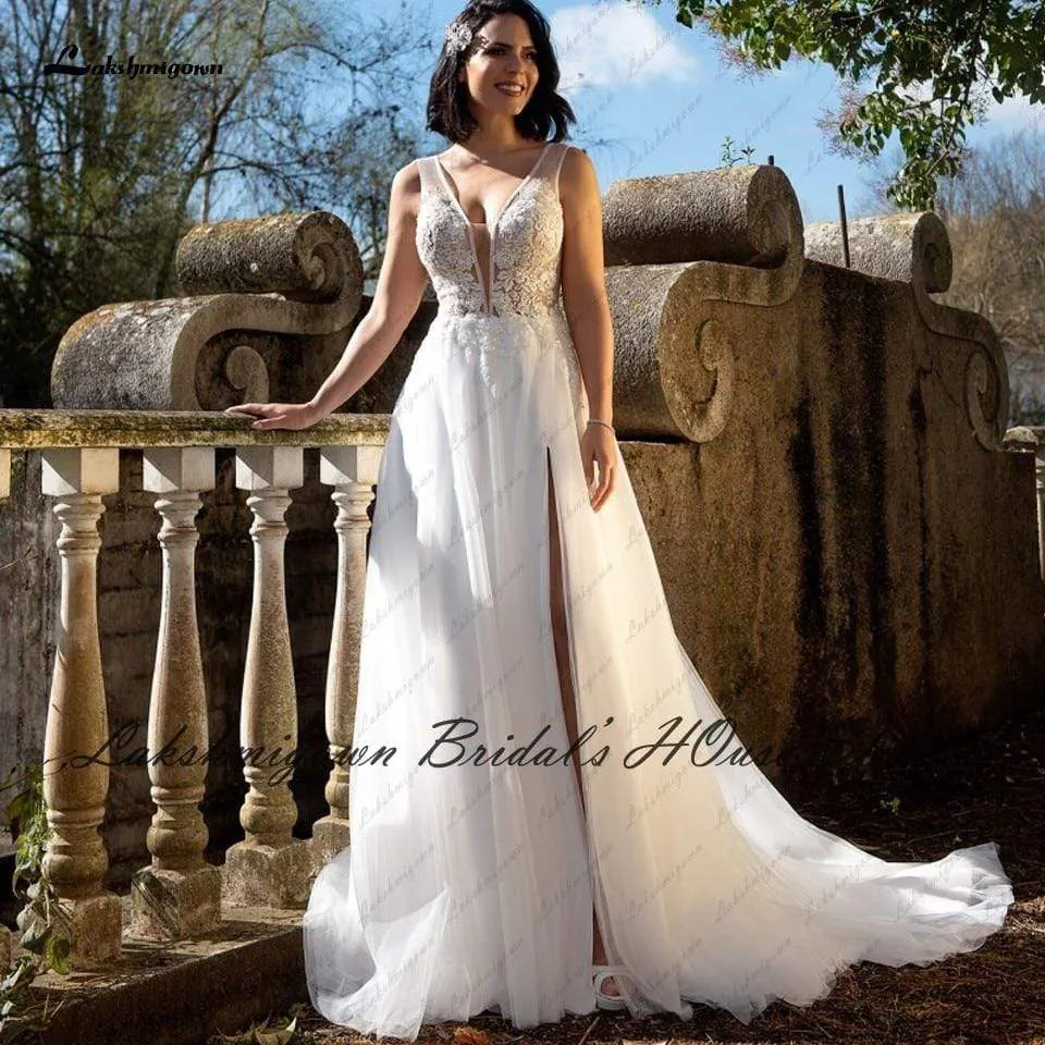 Roycebridal Lakshmigown Sexy Beach Wedding Dresses for Bridal 2021 Vestido Boda V-neck Off White Lace Bodice Boho Wedding Dress Sleevelss