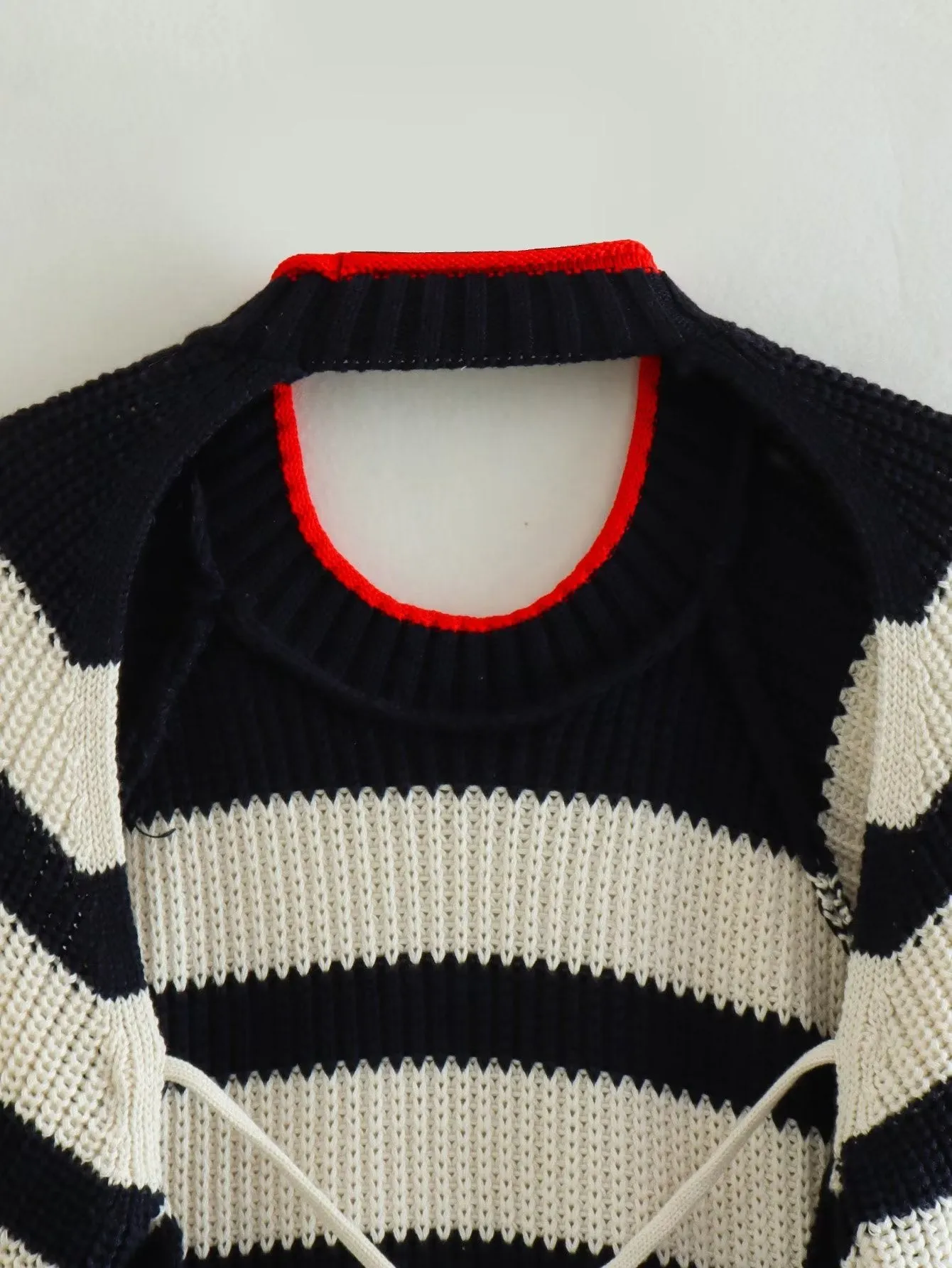 Trendy Color-Block Backless Knit Crop Sweater for Women with Tie-Back Design, Fashionable and Stylish New Fall/Winter Arrival S-240804-25