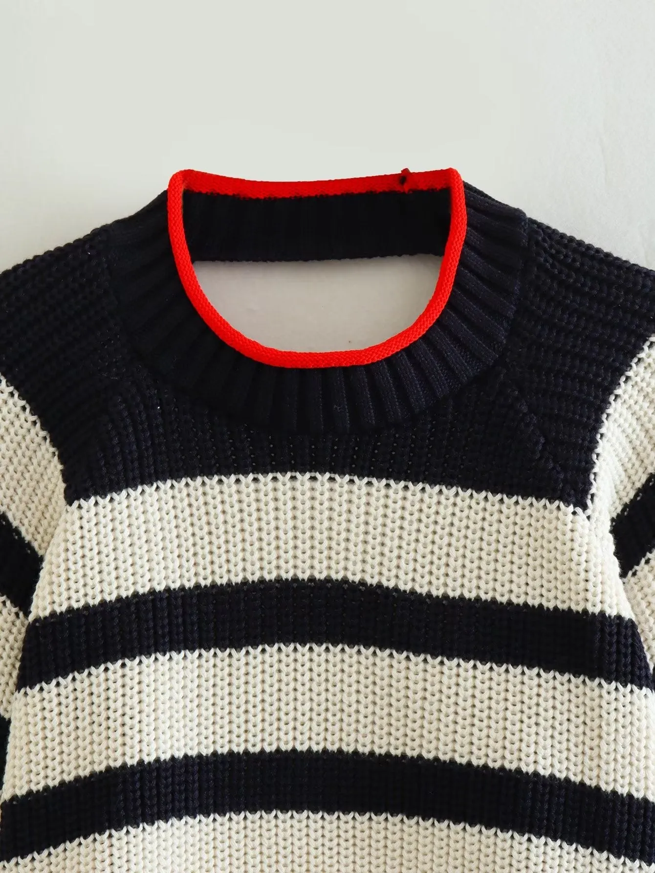 Trendy Color-Block Backless Knit Crop Sweater for Women with Tie-Back Design, Fashionable and Stylish New Fall/Winter Arrival S-240804-25