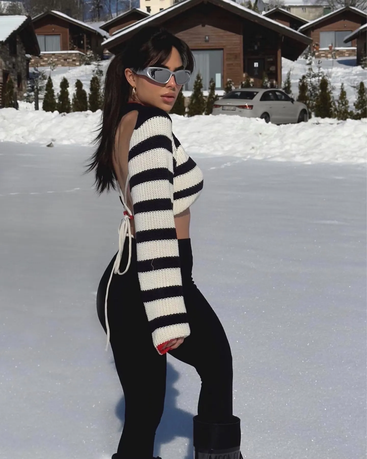 Trendy Color-Block Backless Knit Crop Sweater for Women with Tie-Back Design, Fashionable and Stylish New Fall/Winter Arrival S-240804-25
