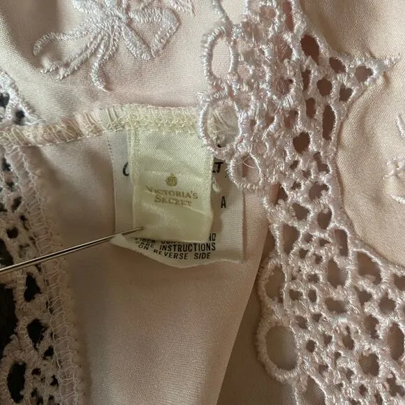 Vintage 80s Gold Label Victoria's Secret VS Baby Pink Scalloped Lace Eyelet Cami