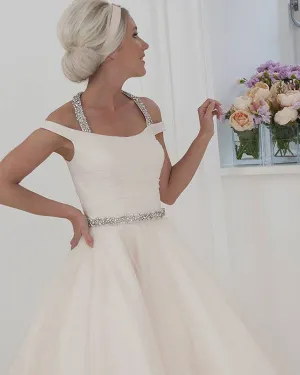 Vintage Ivory Tulle Wedding Dress 2019 Ball Gown Dress for Brides Halter Neckline Beaded