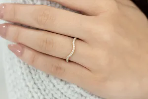 WB096M ~ MOISSANITE BAND