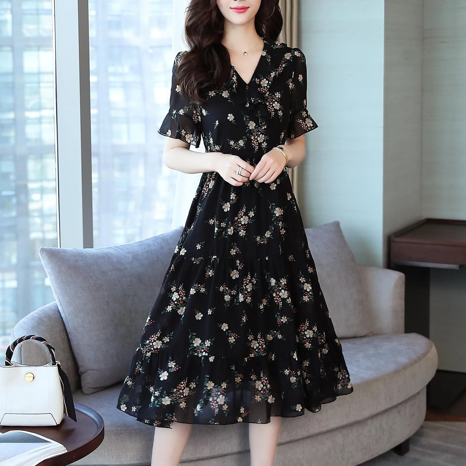 Women's Relaxed-Fit Mid-Length Dress with Plunge and Floral Design