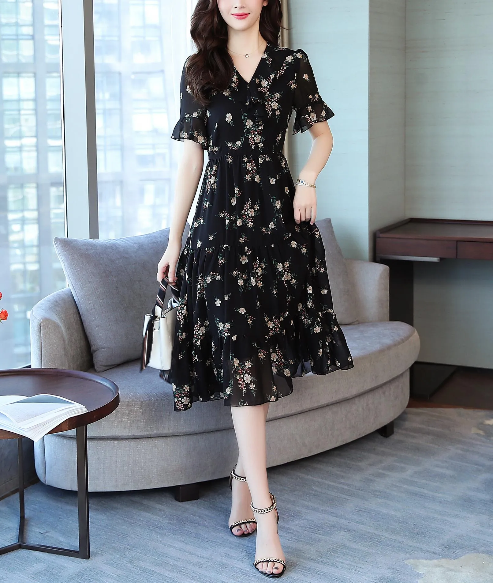 Women's Relaxed-Fit Mid-Length Dress with Plunge and Floral Design